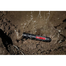 Carregar imagem no visualizador da galeria, Milwaukee 2161-21 Redlithium™ USB 1100L Twist Focus Flashlight
