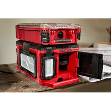 Carregar imagem no visualizador da galeria, Milwaukee 2357-20 M18™ PACKOUT™ Light/Charger
