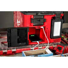 Carregar imagem no visualizador da galeria, Milwaukee 2357-20 M18™ PACKOUT™ Light/Charger
