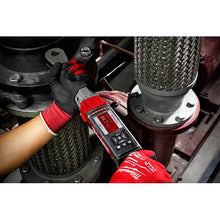 Carregar imagem no visualizador da galeria, Milwaukee 2465-20 M12 FUEL™ 3/8" Digital Torque Wrench w/ ONE-KEY™
