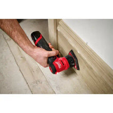 Carregar imagem no visualizador da galeria, Milwaukee 2531-20 M12 FUEL™ Orbital Detail Sander (Tool Only)

