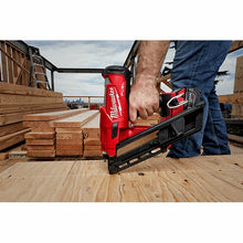 Carregar imagem no visualizador da galeria, Milwaukee 2745-20 M18 FUEL™ 30 Degree Framing Nailer (Tool Only)
