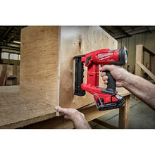 Carregar imagem no visualizador da galeria, Milwaukee 2749-20 M18 FUEL™ 18 GAUGE 1/4" Narrow Crown Stapler (Tool Only)
