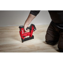 Carregar imagem no visualizador da galeria, Milwaukee 2749-20 M18 FUEL™ 18 GAUGE 1/4" Narrow Crown Stapler (Tool Only)
