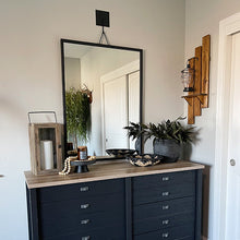 Carregar imagem no visualizador da galeria, 51 Inch Matte Black Hanging Mirror
