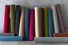 Carregar imagem no visualizador da galeria, Brockton Solid Dusty Sage Wool Rug
