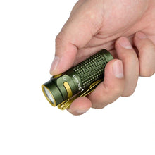Carregar imagem no visualizador da galeria, OLIGHT BATON4KITODG Baton 4 Powerful EDC Flashlight 1300 Lumens - OD Green - Premium (With Charging Case)
