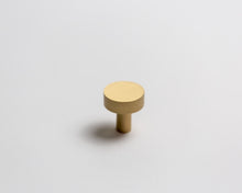 Cargar imagen en el visor de la galería, Stout Knob
