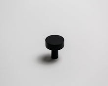 Cargar imagen en el visor de la galería, Stout Knob

