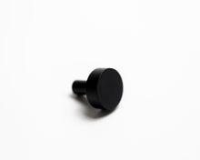 Cargar imagen en el visor de la galería, Stout Knob
