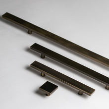 Carregar imagem no visualizador da galeria, Rail, Antique Brass Cabinet Pulls
