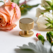 Cargar imagen en el visor de la galería, Dusk Knurled Knob
