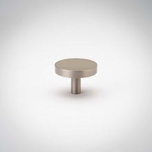Cargar imagen en el visor de la galería, Rondelle, Solid Brass Cabinet Knobs
