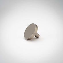 Cargar imagen en el visor de la galería, Rondelle, Solid Brass Cabinet Knobs
