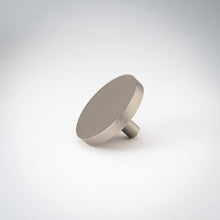 Cargar imagen en el visor de la galería, Rondelle, Solid Brass Cabinet Knobs
