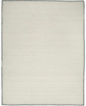 Carregar imagem no visualizador da galeria, Ayumu Off White Hand Woven Wool Area Rug
