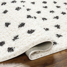 Cargar imagen en el visor de la galería, Chaia Dotted Black &amp; White Plush Rug

