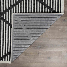 Carregar imagem no visualizador da galeria, Anah 3D Black Outdoor Rug
