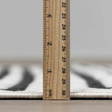 Carregar imagem no visualizador da galeria, Anah 3D Black Outdoor Rug
