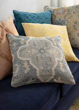 Cargar imagen en el visor de la galería, Bigaa Teal Medallion Throw Pillow
