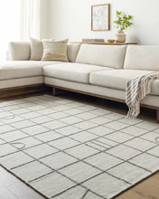 Cargar imagen en el visor de la galería, Tieve Black &amp; White Grid Wool Rug
