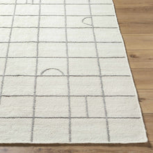 Cargar imagen en el visor de la galería, Tieve Black &amp; White Grid Wool Rug
