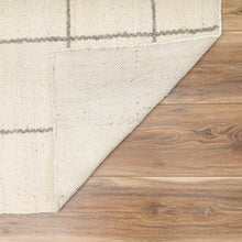 Cargar imagen en el visor de la galería, Tieve Black &amp; White Grid Wool Rug
