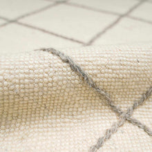 Cargar imagen en el visor de la galería, Tieve Black &amp; White Grid Wool Rug
