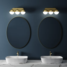 Carregar imagem no visualizador da galeria, Terra Golden Sconce
