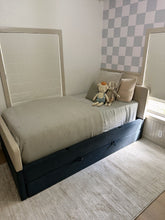 Carregar imagem no visualizador da galeria, Devin Wallpaper by Melissa Johnson Design
