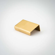 Carregar imagem no visualizador da galeria, Verge, Solid Brass Edge Pulls
