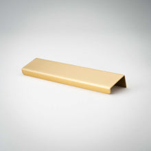 Carregar imagem no visualizador da galeria, Verge, Solid Brass Edge Pulls
