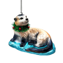 Carregar imagem no visualizador da galeria, Cute Otter Glass Christmas Ornament, Exotic Animal Tree Decoration
