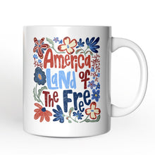 Carregar imagem no visualizador da galeria, America Land of the Free Personalized Mug, Retro Floral Independence Day Gift with Custom Name
