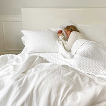 Load image into Gallery viewer, Bamboo Cotton Quilted Coverlet, Twin - Snow

