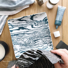 Load image into Gallery viewer, Woodgrain - Mesh Stencil 12x18
