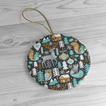Carregar imagem no visualizador da galeria, Woodland Animal Scandinavian Winter Pattern Ornament
