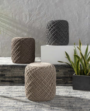 Cargar imagen en el visor de la galería, Bellingen Gray Handwoven Textured Pouf
