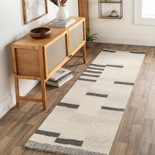 Carregar imagem no visualizador da galeria, Aibonito Wool Area Rug
