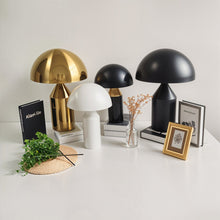 Carregar imagem no visualizador da galeria, Amanites Table Lamp
