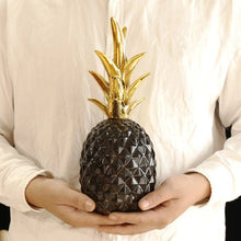 Load image into Gallery viewer, Ananas Figurine
