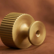 Carregar imagem no visualizador da galeria, Aniq Brass Knob &amp; Pull Bar
