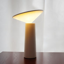 Cargar imagen en el visor de la galería, Aonani Table Lamp
