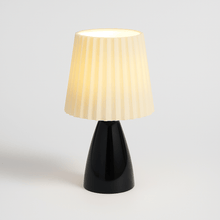 Carregar imagem no visualizador da galeria, Apollo Table Lamp
