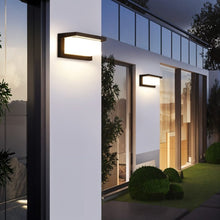 Carregar imagem no visualizador da galeria, Aster Outdoor Wall Lamp
