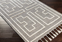 Carregar imagem no visualizador da galeria, Azra Tasseled Jute&amp;Wool Rug
