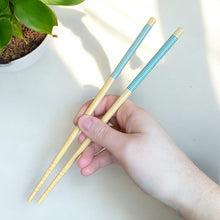 Carregar imagem no visualizador da galeria, Bamboo Chopsticks | Set of 2
