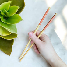 Carregar imagem no visualizador da galeria, Bamboo Chopsticks | Set of 2

