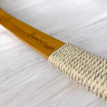 Carregar imagem no visualizador da galeria, Bamboo Dry Brush | Curved Handle
