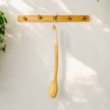 Carregar imagem no visualizador da galeria, Bamboo Dry Brush | Curved Handle
